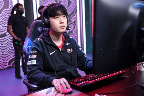 JD Gaming outmuscle Top Esports in 5 games to win .